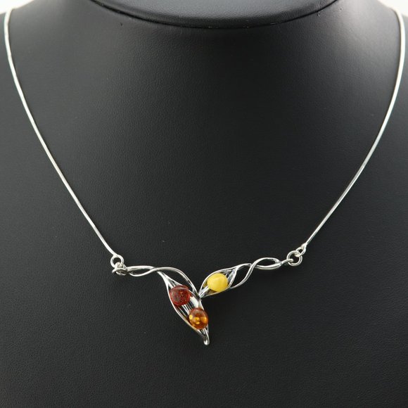 Sterling silver necklace with natural Baltic amber - Picture 4 of 13